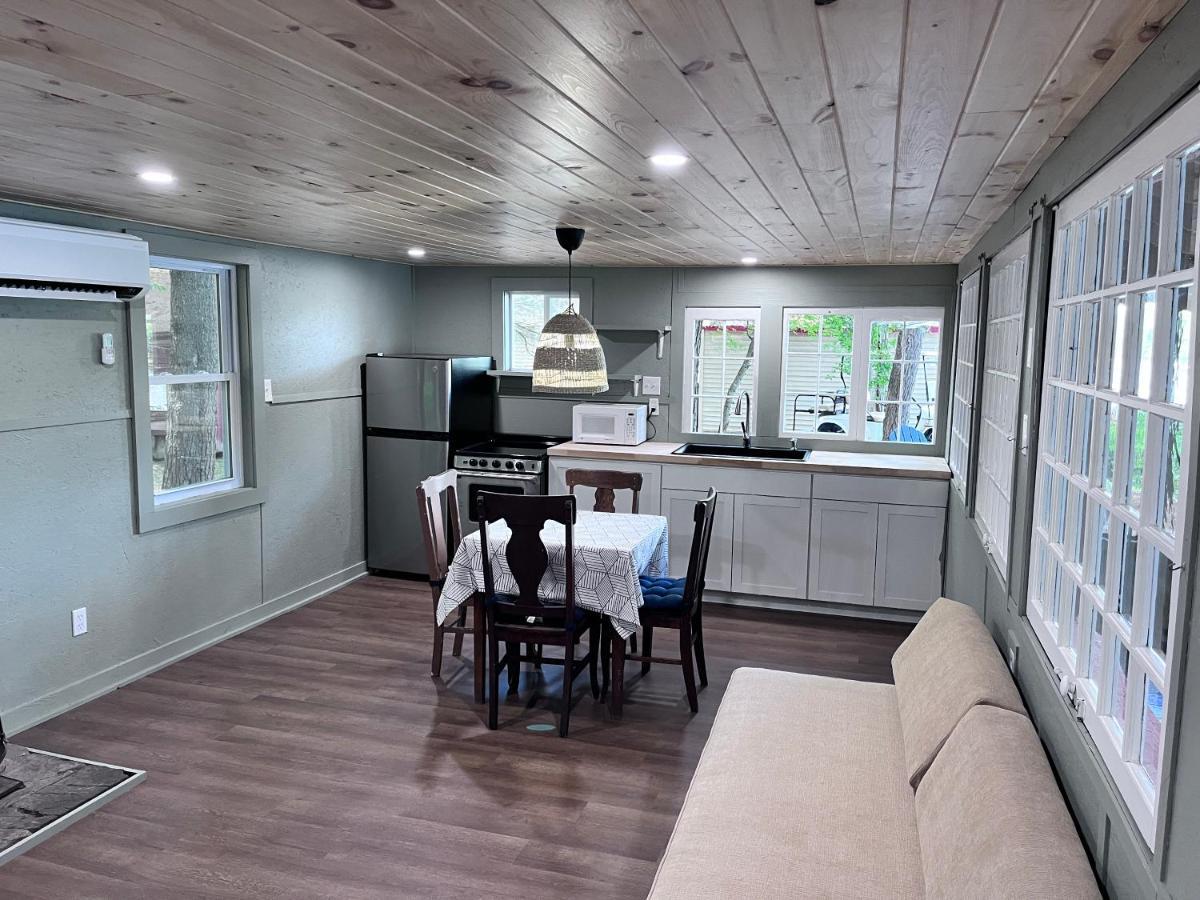 Camp Hudson Pines Villa Corinth Dış mekan fotoğraf